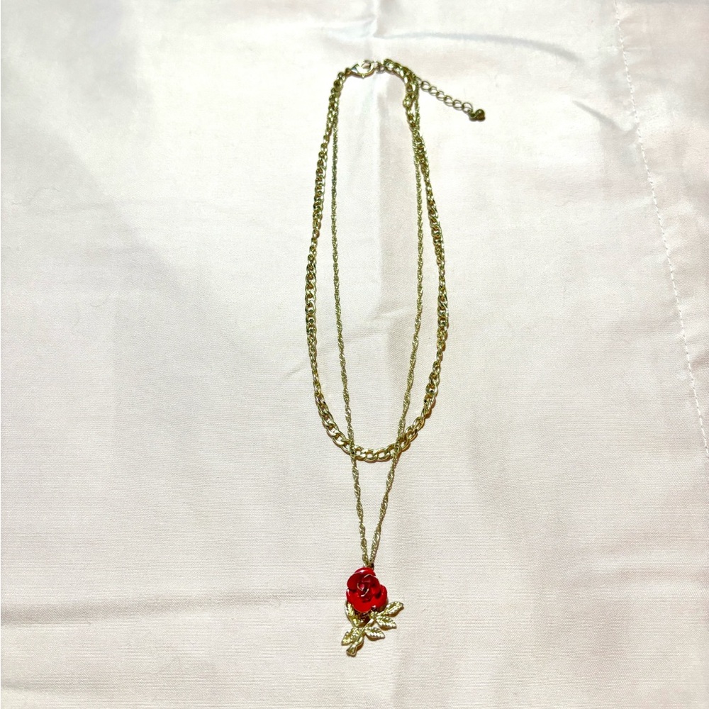 Gold tone double layer necklace with red rose charm🌹⭐️